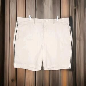 Calvin Klein Men's Chino Shorts White with Black Side Detail Flat Front Size 40